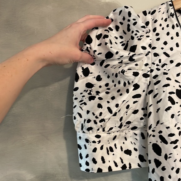 Ann Taylor Silk Blouse- Puff Sleeve, Animal Print (Size 10) - Picture 2 of 13